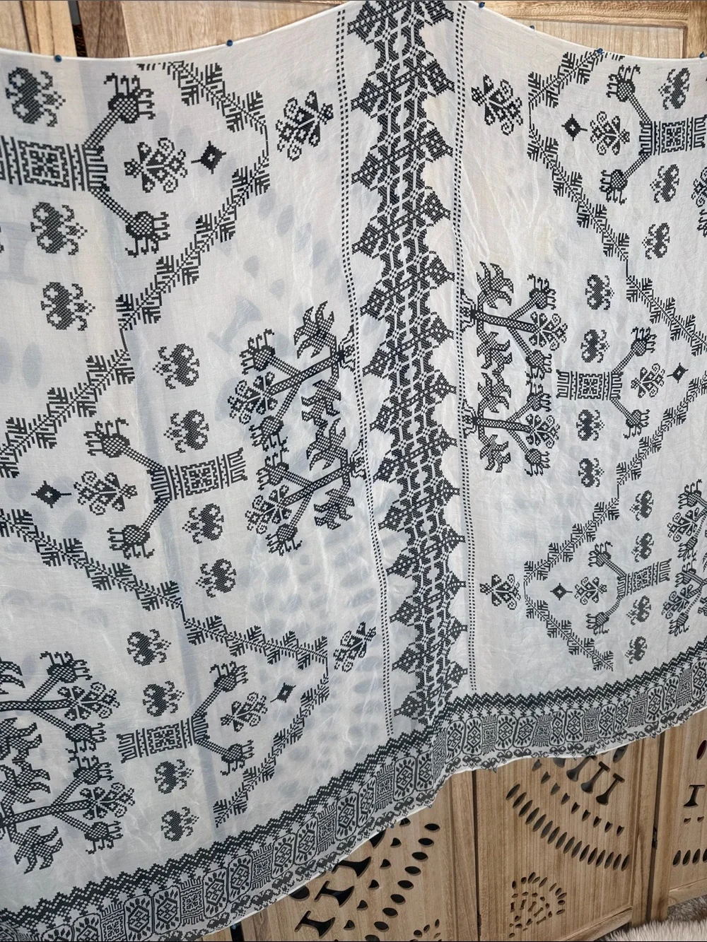Source Unknown White and Black Printed Lightweight Scarf Wrap or Swim Coverup